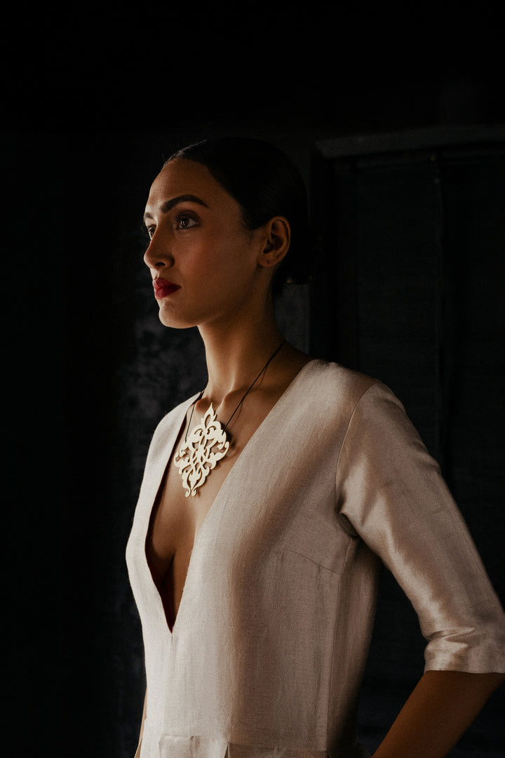 The Nina Neckpiece