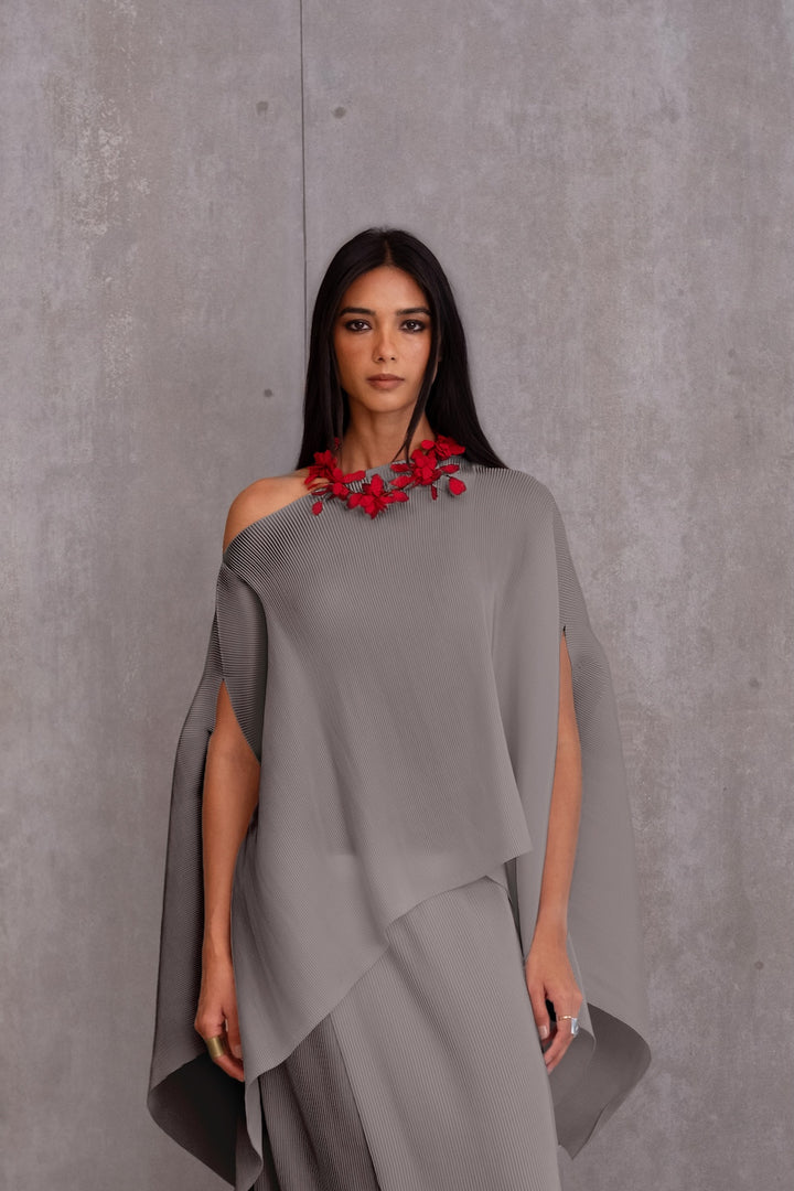 Pleated Short Poncho