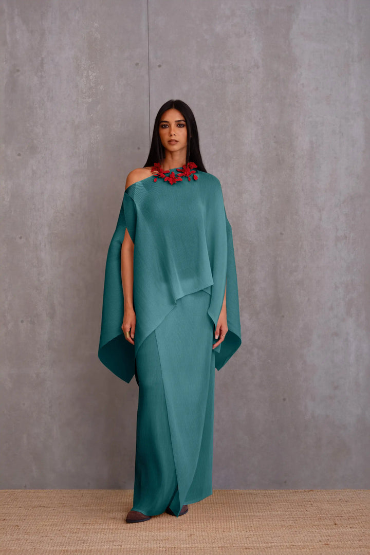 Pleated Short Poncho