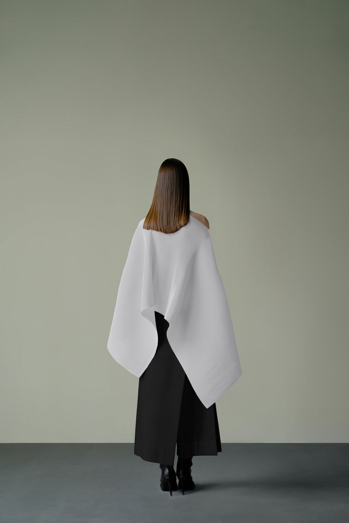 Pleated Short Poncho