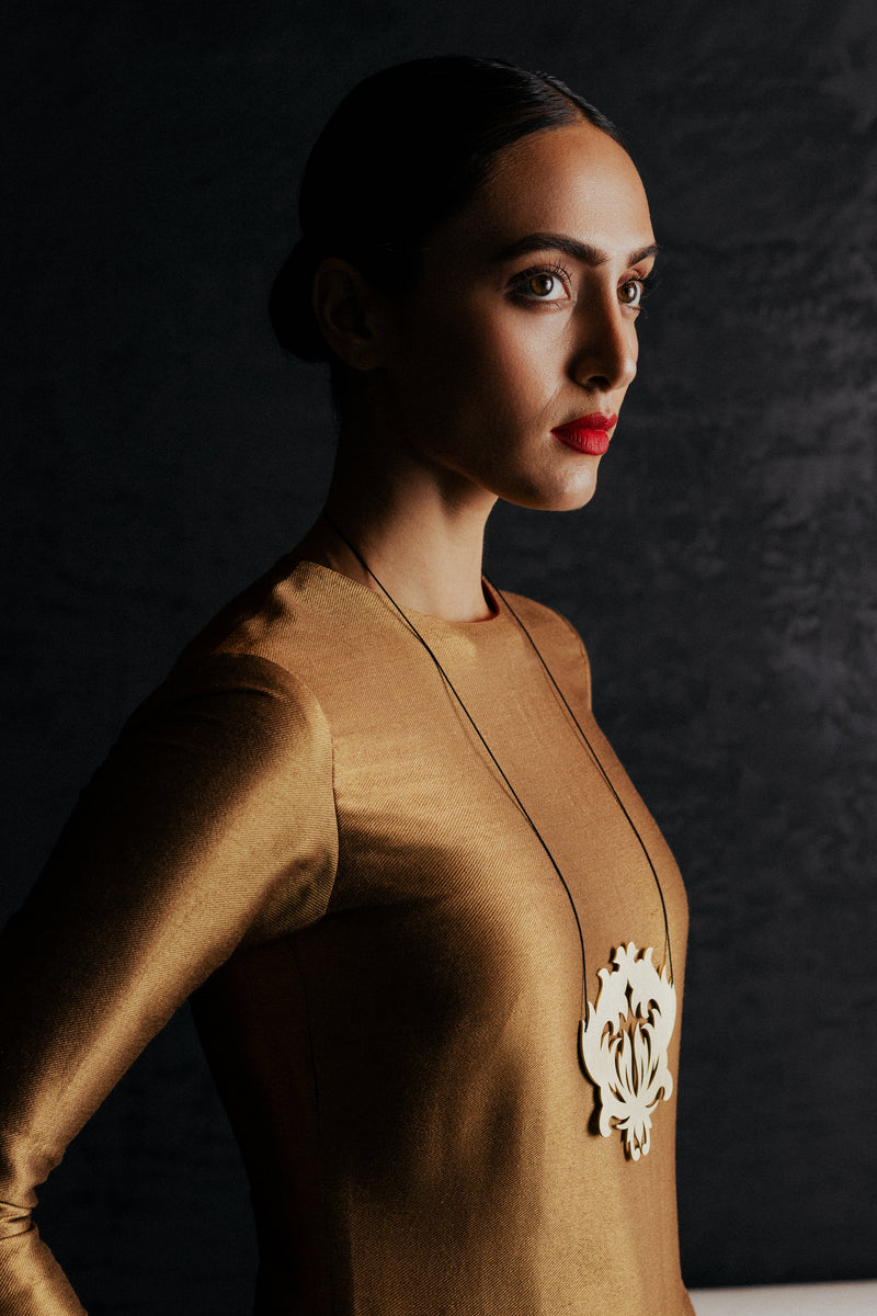 The Kuni Neckpiece
