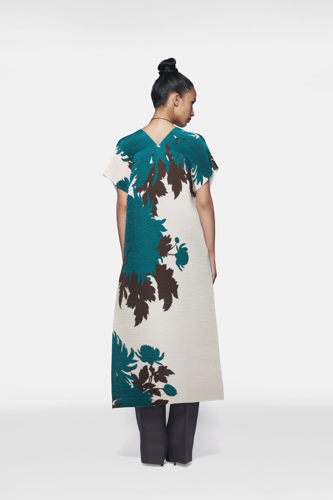 Pleated V-Neck Kurta