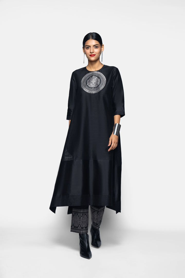 Handwoven Silk Kurta Set With Brocade Detail