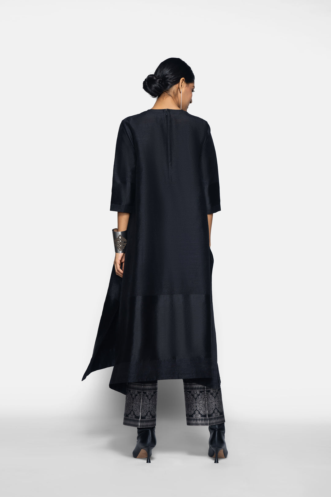 Handwoven Silk Kurta Set With Brocade Detail