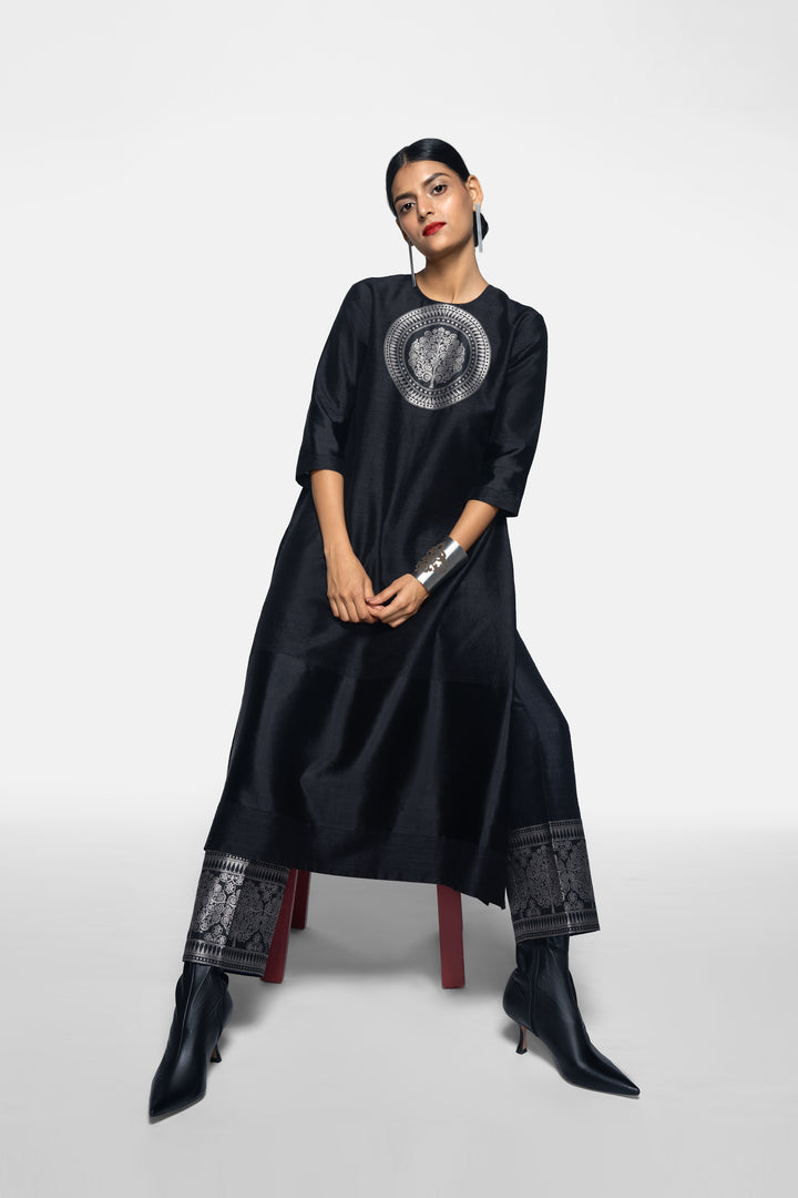 Handwoven Silk Kurta Set With Brocade Detail