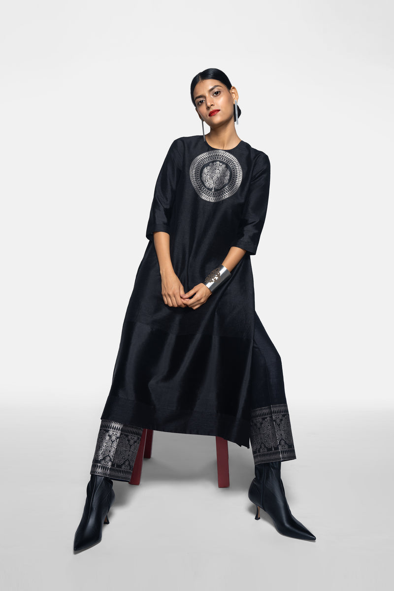 Handwoven Silk Kurta Set With Brocade Detail